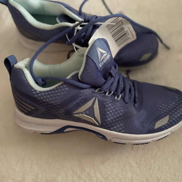 Women’s Reebok 6.5 NWT - Picture 4 of 6